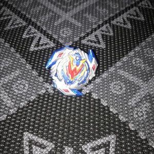 These are very good bey blades in good condition.